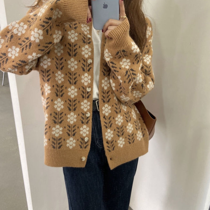 Cozy O-Neck Floral Cardigan