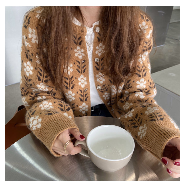 Cozy O-Neck Floral Cardigan