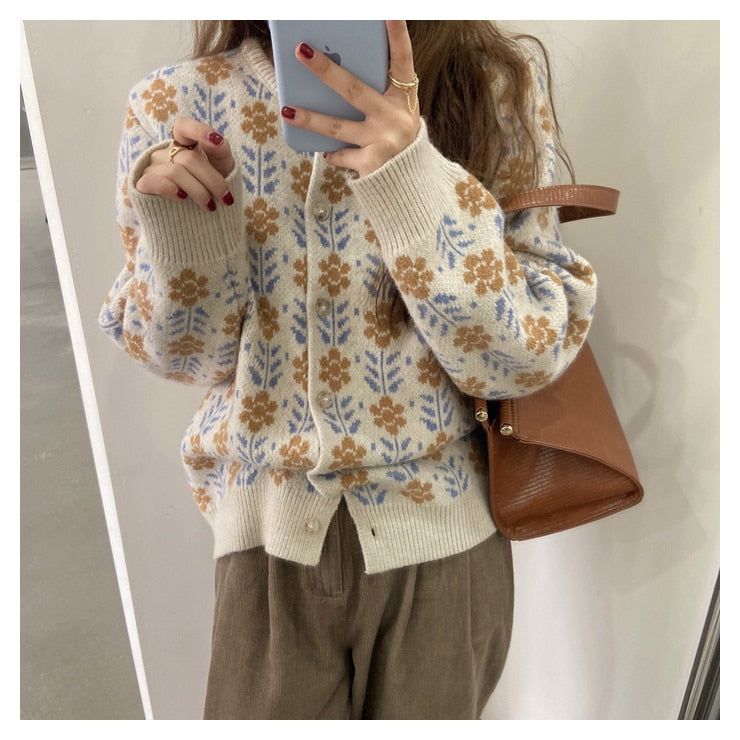 Cozy O-Neck Floral Cardigan
